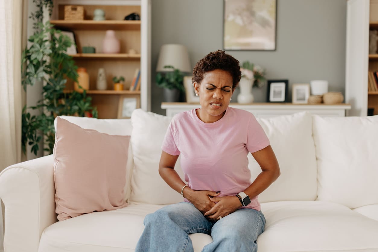 Dores de barriga após refeições: o que isso pode indicar?